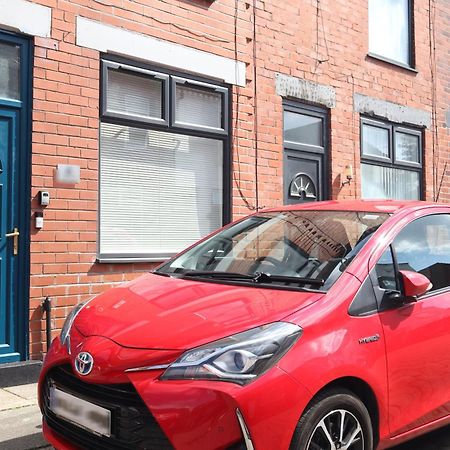 2-Bedroom, Free Parking, High Speed Wi-Fi, Swinton Manchester Eksteriør bilde