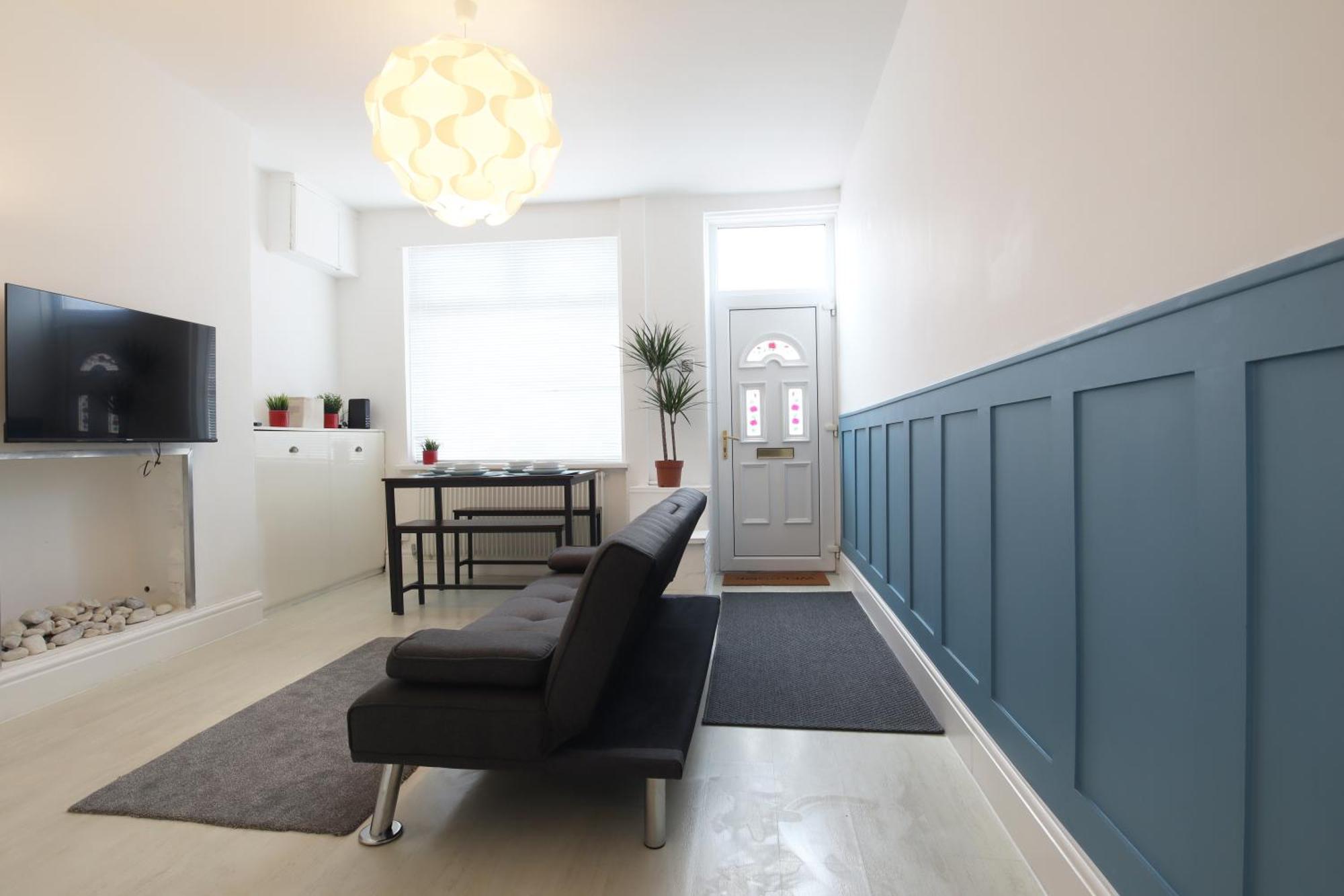 2-Bedroom, Free Parking, High Speed Wi-Fi, Swinton Manchester Eksteriør bilde